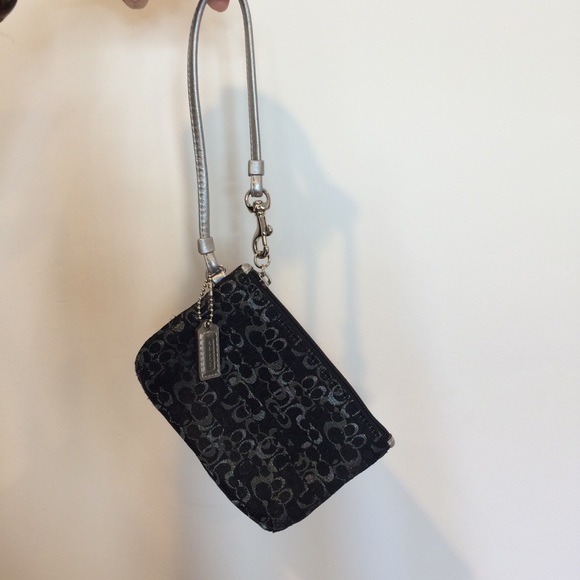 Coach Handbags - NWOT Coach mini wristlet